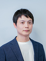 輿 秀和 氏